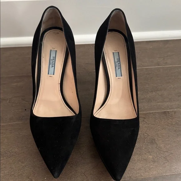 Gorgeous Prada Black Suede Platform Pumps - Picture 2 of 9